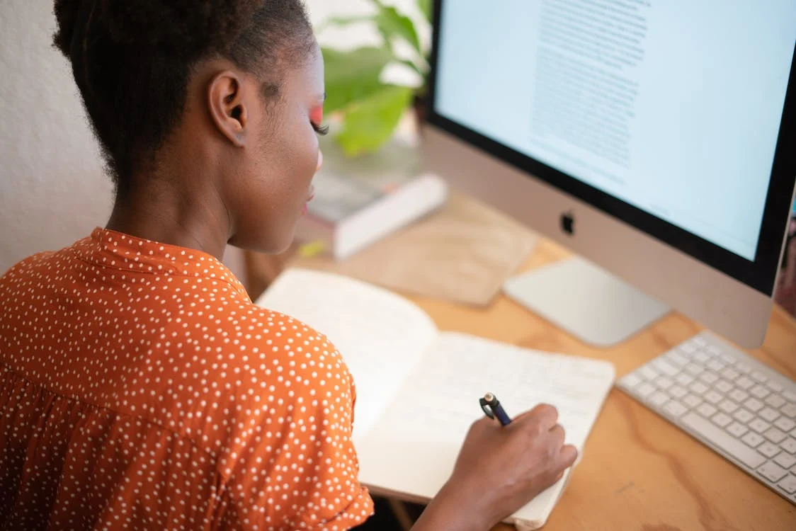 What is a narrative essay?