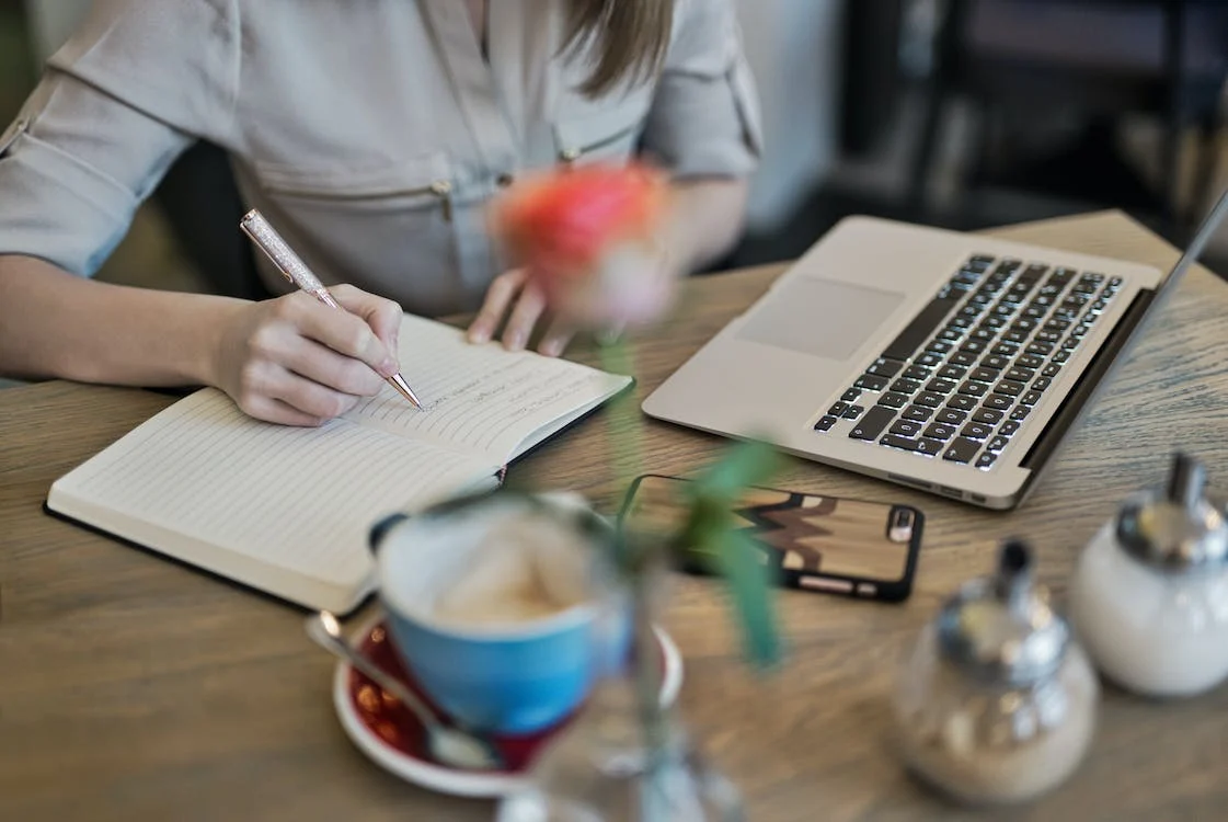 What are the important purposes of the essay conclusion?